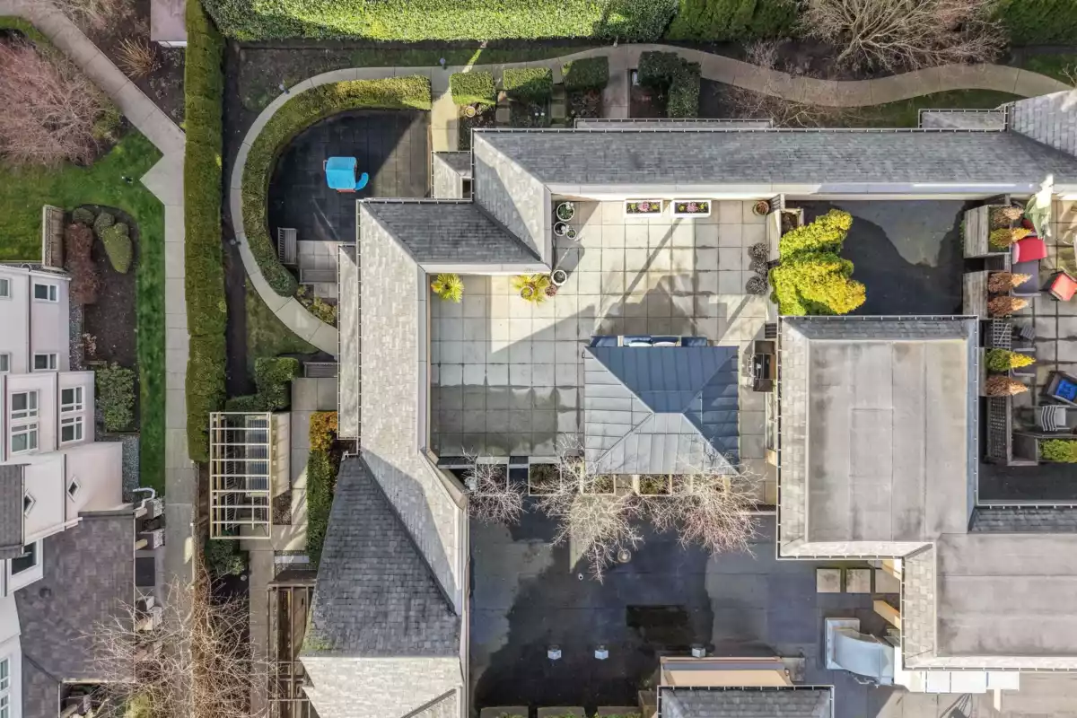 Front Yard Photo of 406 5811 177b Street, Surrey, BC