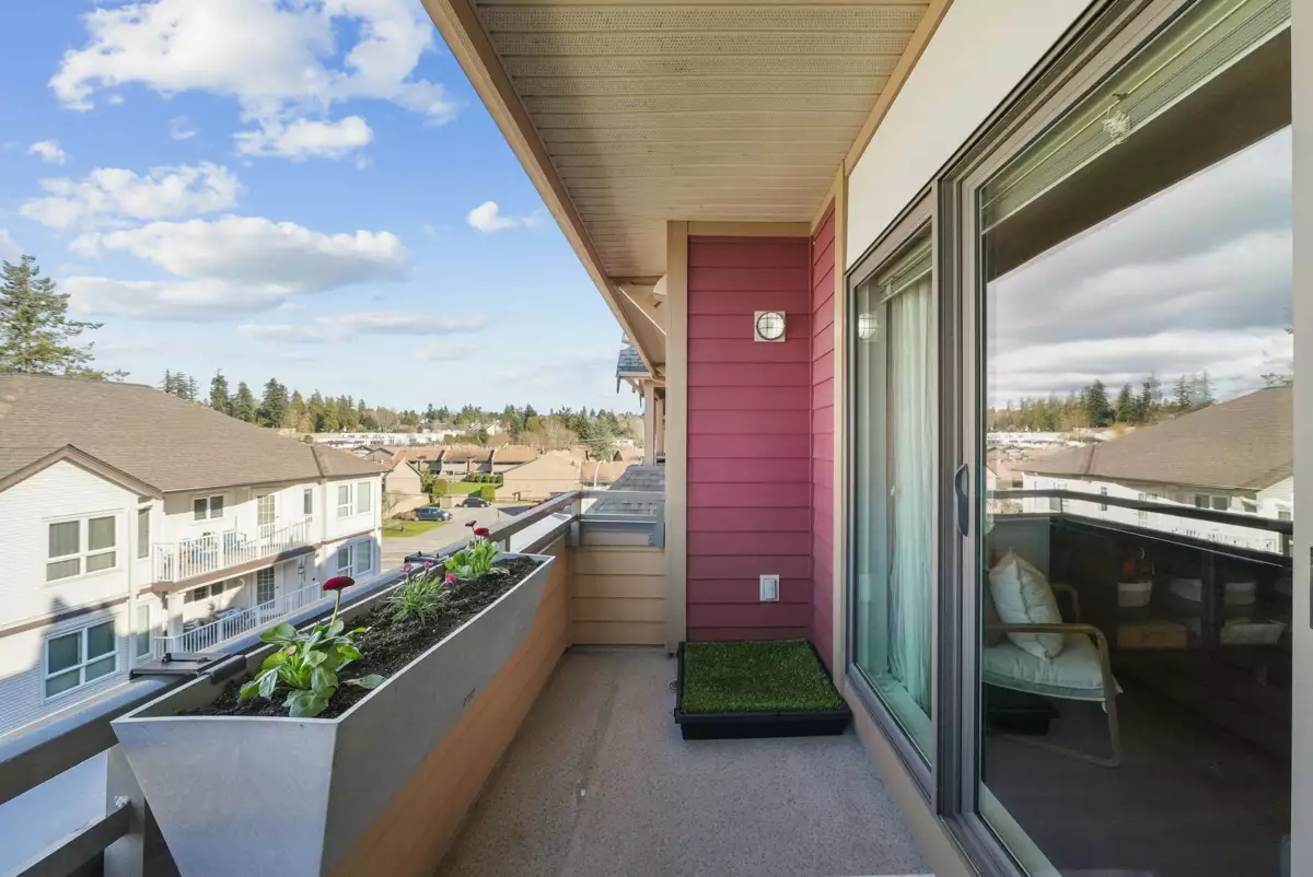 Mudroom Photo of 406 5811 177b Street, Surrey, BC