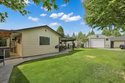 Front Yard Photo of 6359 172a Avenue, Surrey, BC
