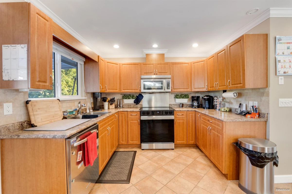 Basement Recreation Room Photo of 2591 Passage Drive, Coquitlam, BC