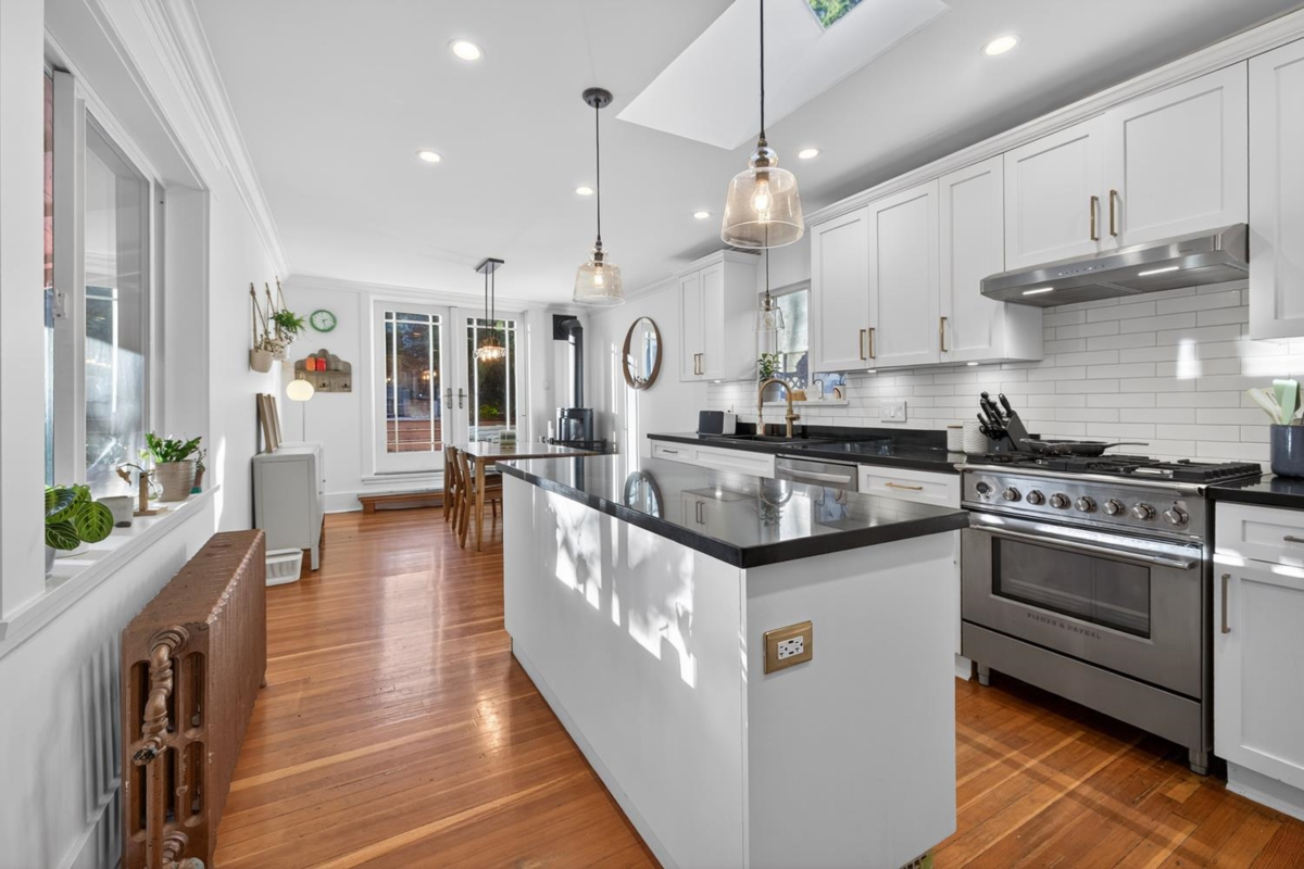 Dining Area Photo of 4387 St. George Street, Vancouver, BC
