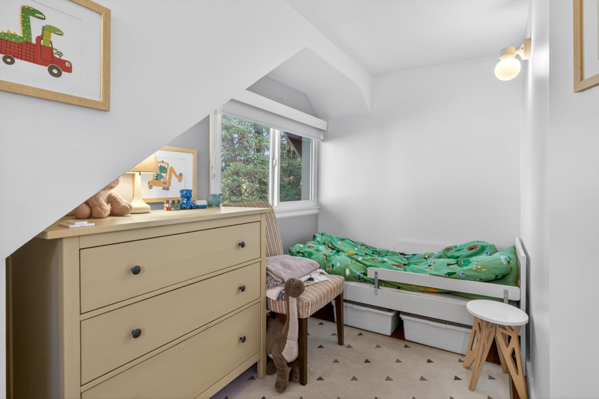 Guest Bathroom Photo of 4387 St. George Street, Vancouver, BC