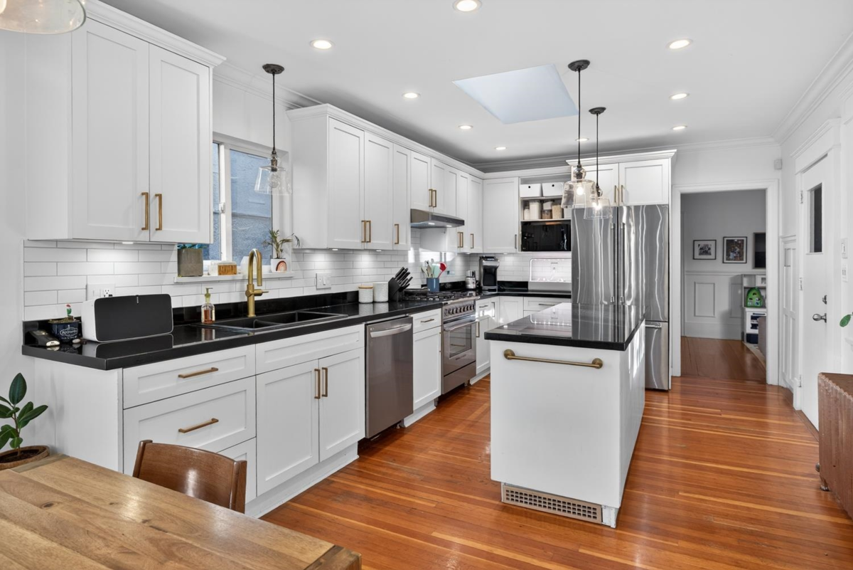 Kitchen Photo of 4387 St. George Street, Vancouver, BC