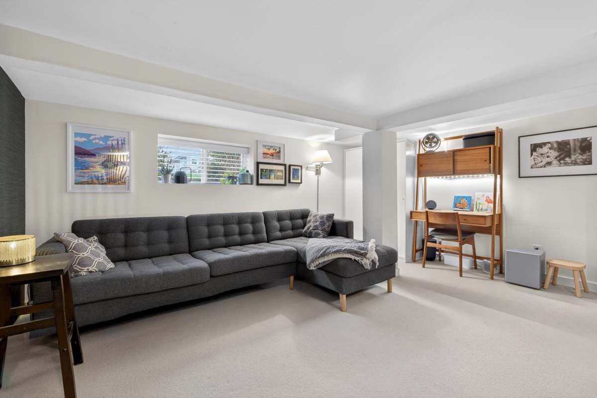 Office / Den Photo of 4387 St. George Street, Vancouver, BC