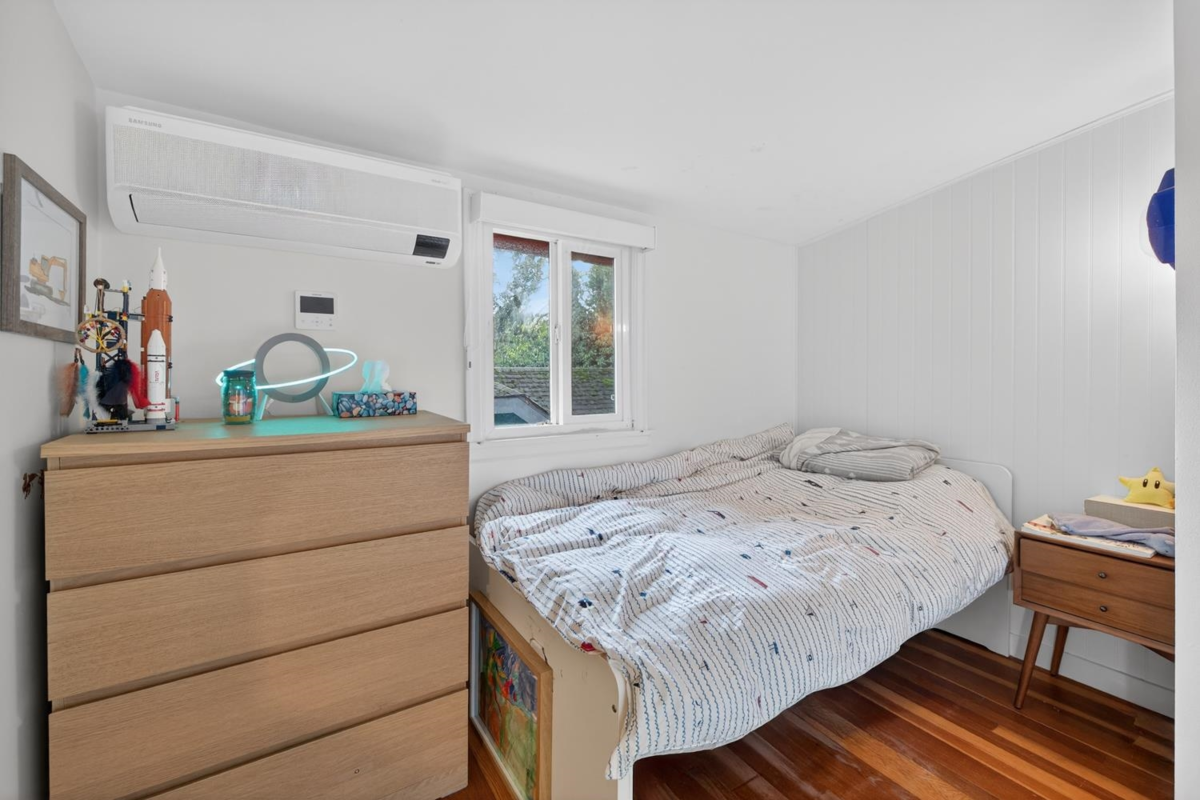 Powder Room Photo of 4387 St. George Street, Vancouver, BC