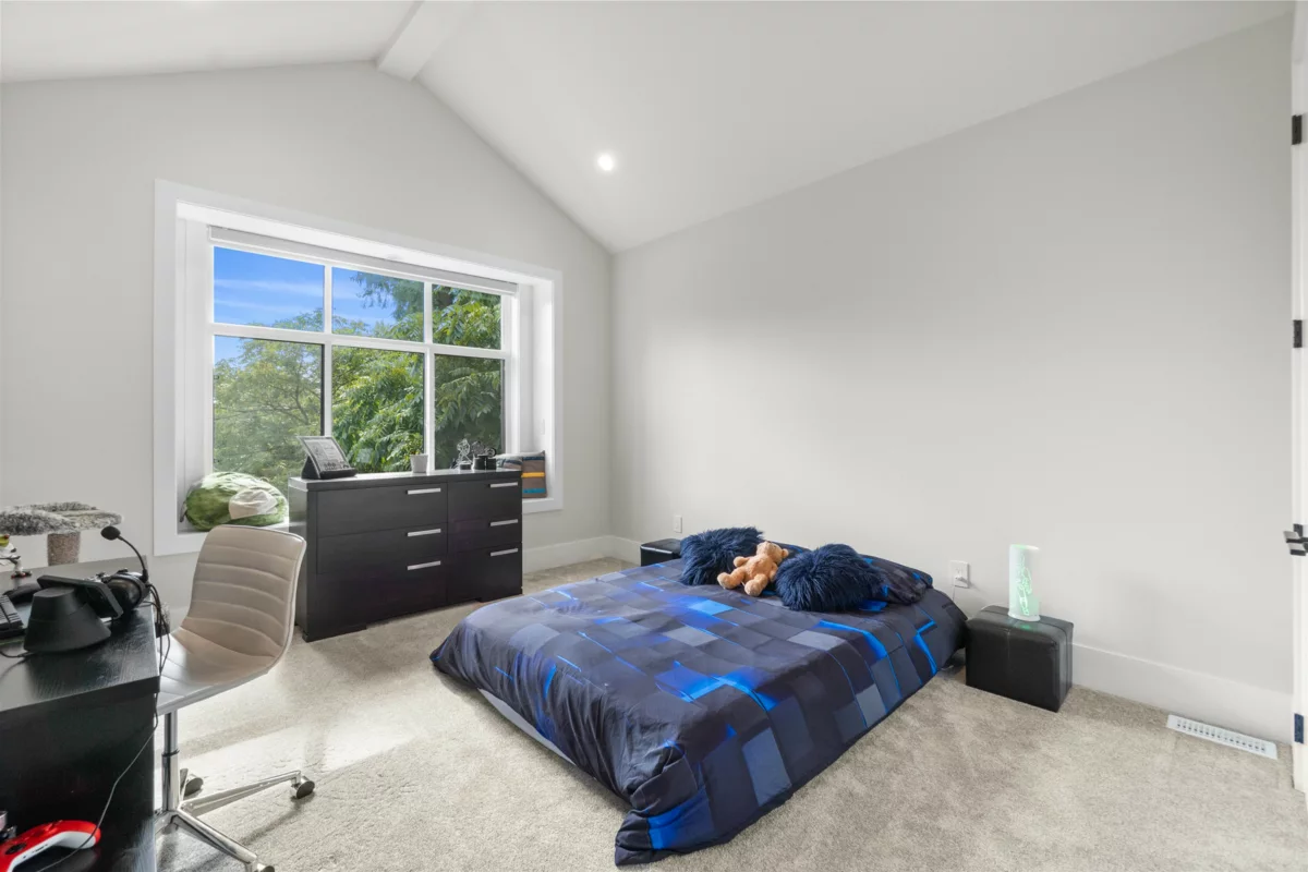 Entry Foyer Photo of 27107 River Road, Maple Ridge, BC