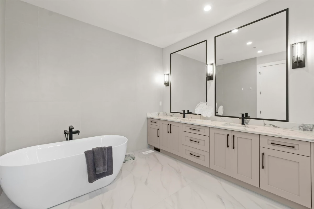 Laundry Room Photo of 27107 River Road, Maple Ridge, BC