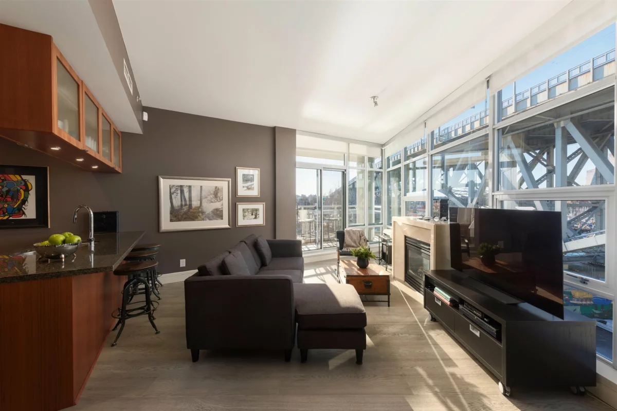 Breakfast Nook Photo of 805 628 Kinghorne Mews, Vancouver, BC