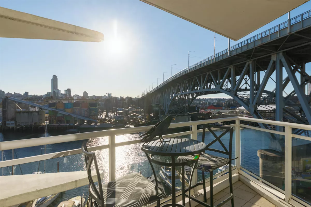 Family Room Photo of 805 628 Kinghorne Mews, Vancouver, BC