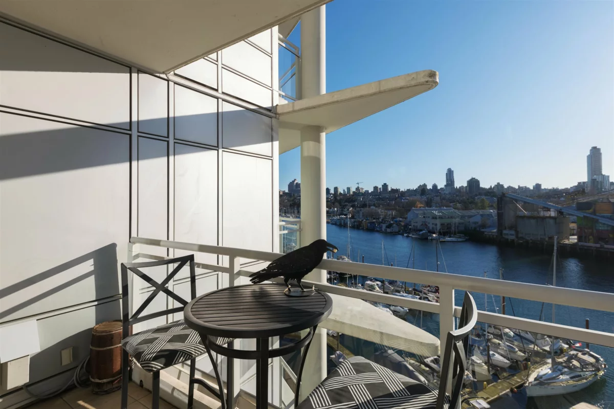 Laundry Room Photo of 805 628 Kinghorne Mews, Vancouver, BC