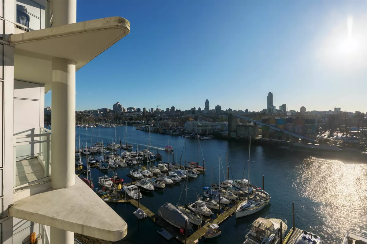 Mudroom Photo of 805 628 Kinghorne Mews, Vancouver, BC