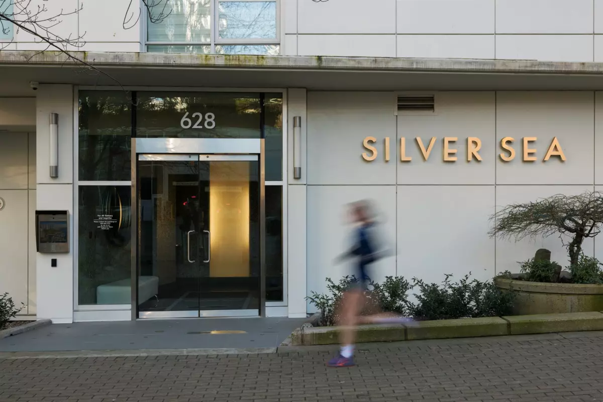 Neighborhood Park Photo Near 805 628 Kinghorne Mews, Vancouver, BC