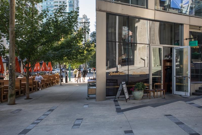 Swimming Pool Photo of 805 628 Kinghorne Mews, Vancouver, BC