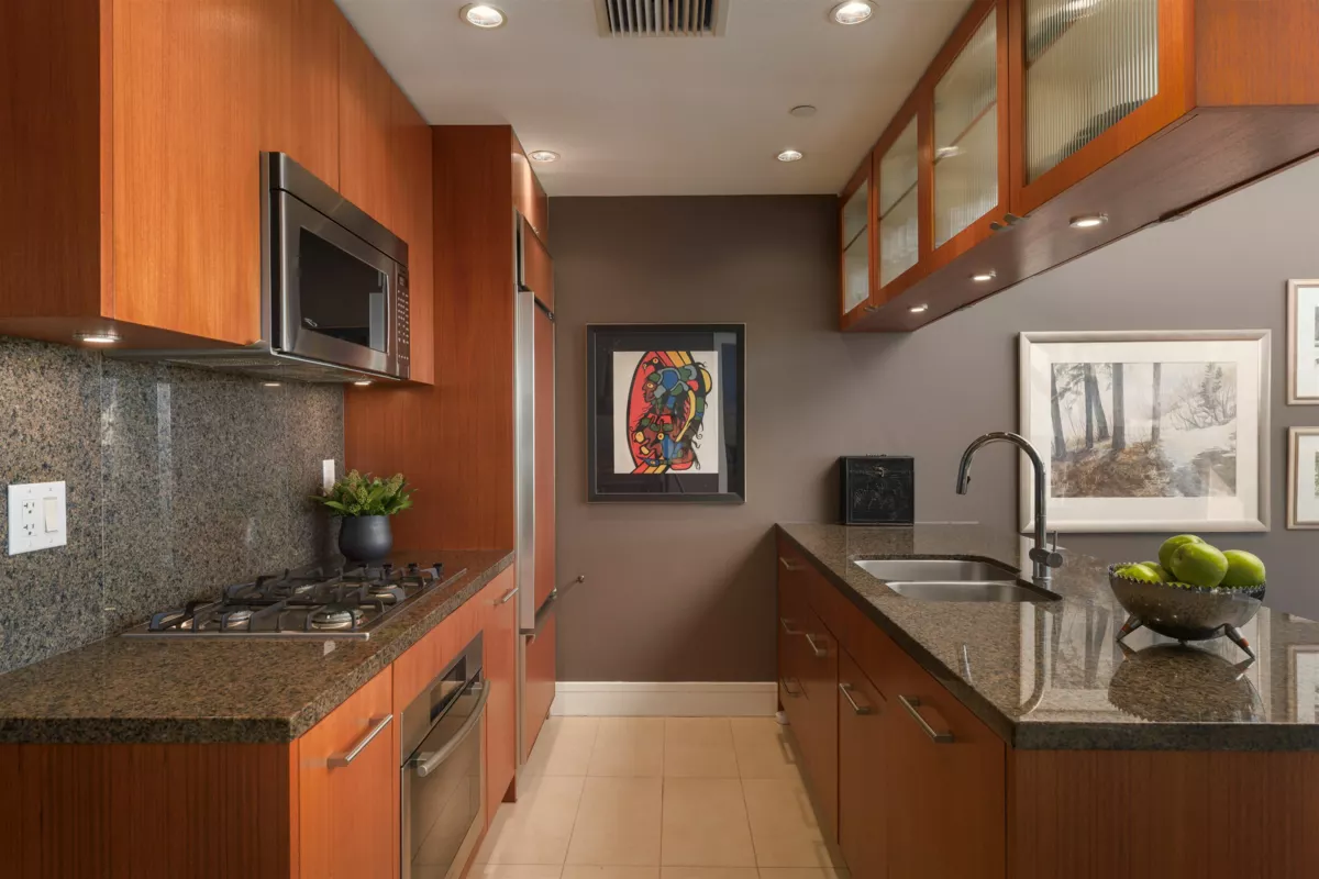 Walk-In Closet Photo of 805 628 Kinghorne Mews, Vancouver, BC