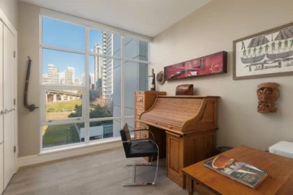 Powder Room Photo of 805 628 Kinghorne Mews, Vancouver, BC