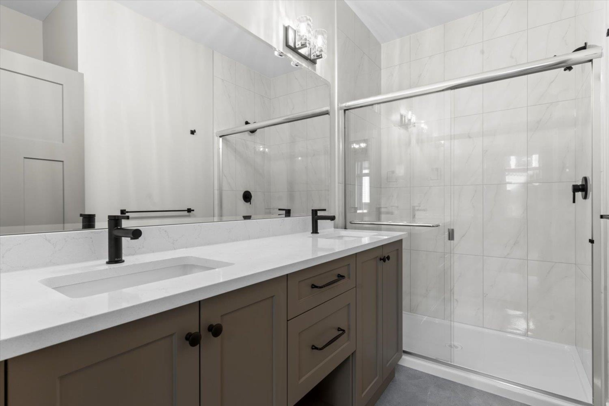 Hallway Photo of 75 46211 Promontory Road, Chilliwack, BC