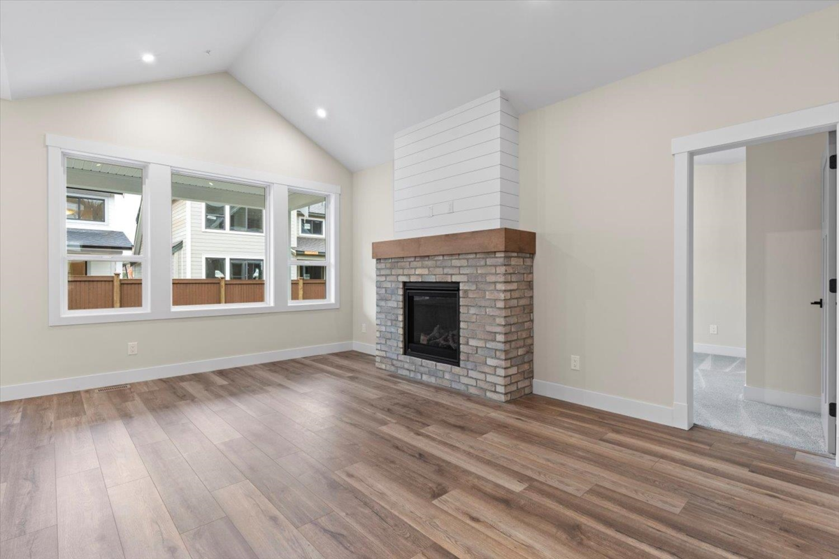 Primary Bathroom Photo of 75 46211 Promontory Road, Chilliwack, BC