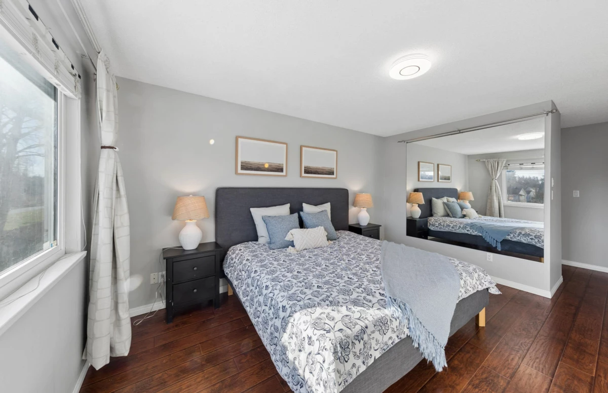 Powder Room Photo of 15440 95a Avenue, Surrey, BC