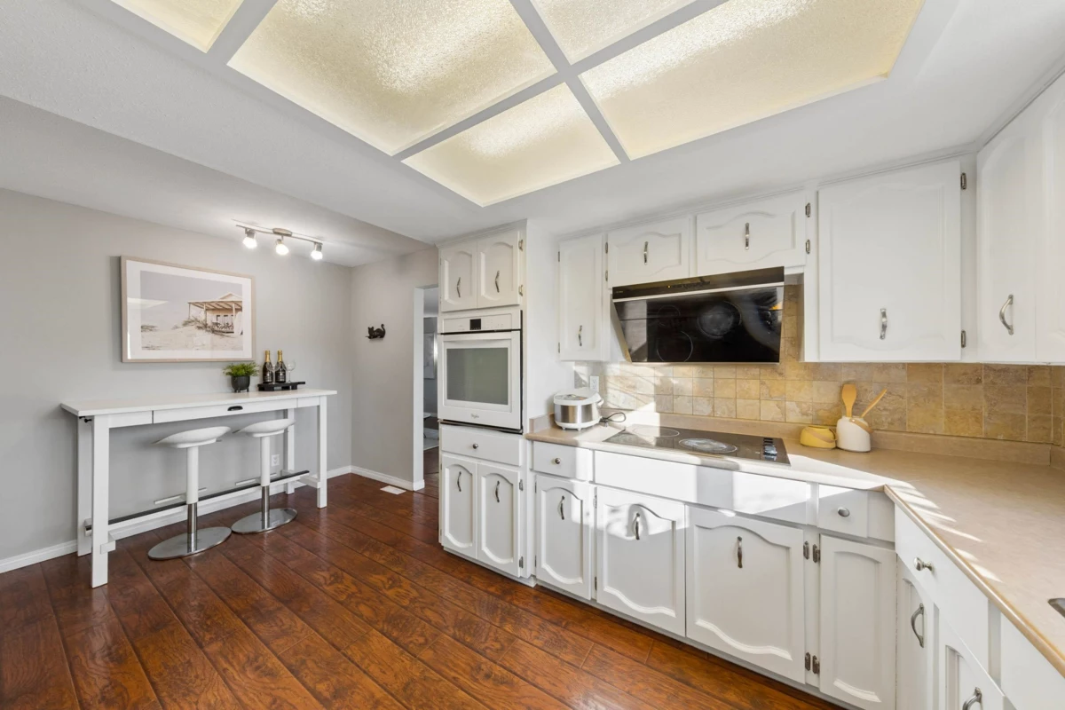 Walk-In Closet Photo of 15440 95a Avenue, Surrey, BC