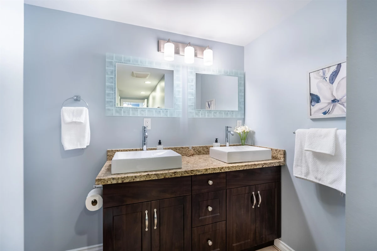 Entry Foyer Photo of 222 3921 Carrigan Court, Burnaby, BC