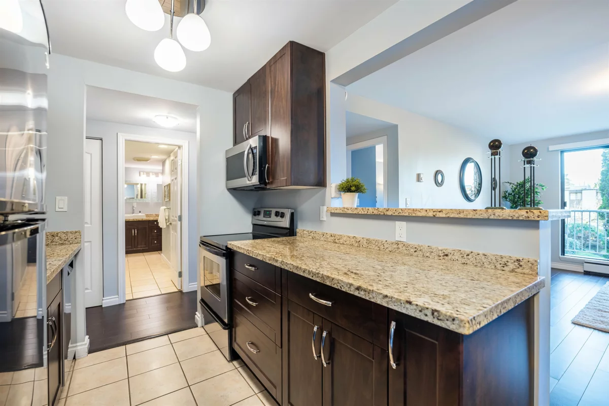 Primary Bathroom Photo of 222 3921 Carrigan Court, Burnaby, BC