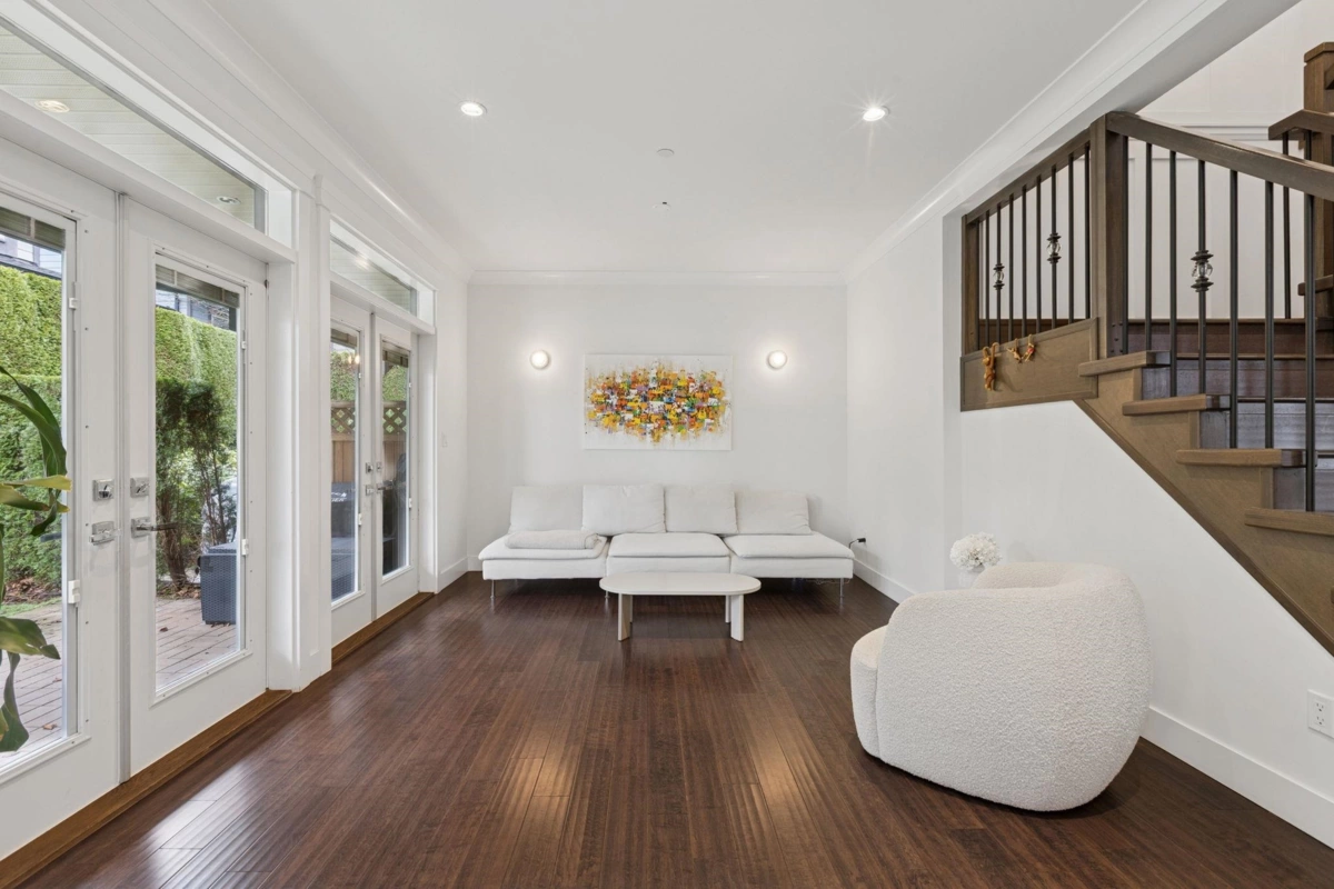 Breakfast Nook Photo of 4 651 W 14th Street, North Vancouver, BC