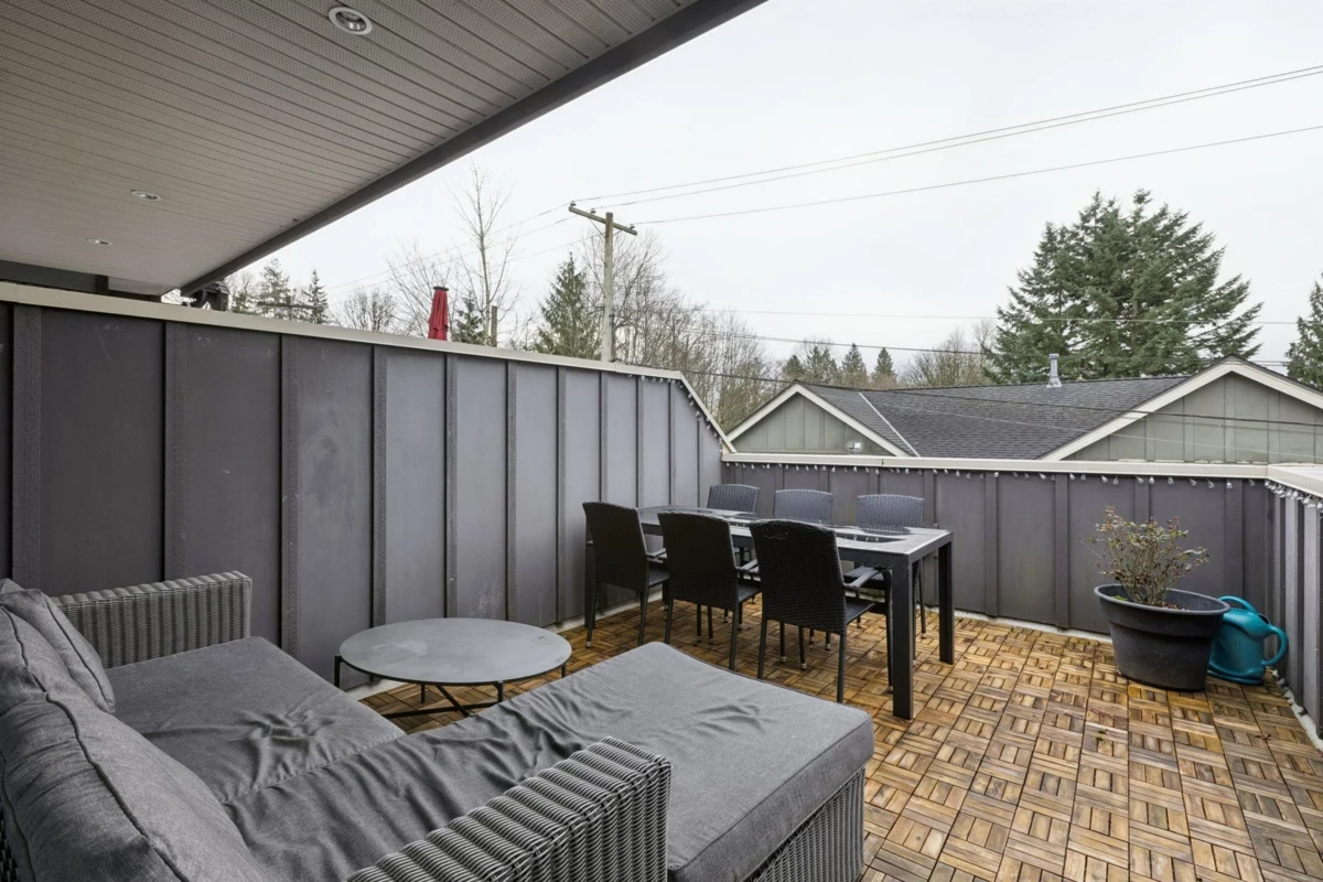 Garden / Landscaping Photo of 4 651 W 14th Street, North Vancouver, BC
