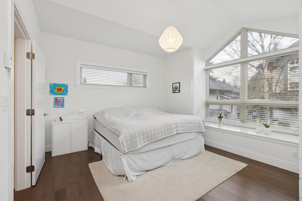 Hallway Photo of 4 651 W 14th Street, North Vancouver, BC
