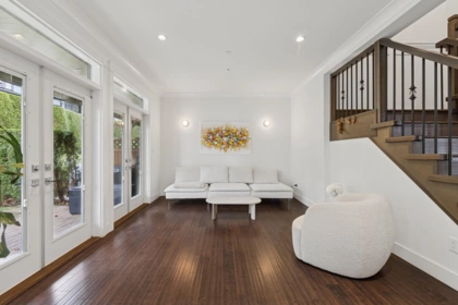 Breakfast Nook Photo of 4 651 W 14th Street, North Vancouver, BC