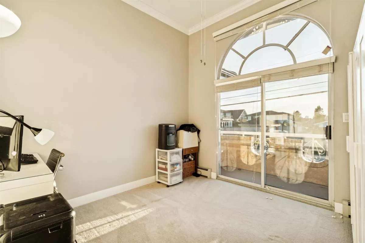 Basement Recreation Room Photo of 7622 2nd Street, Burnaby, BC