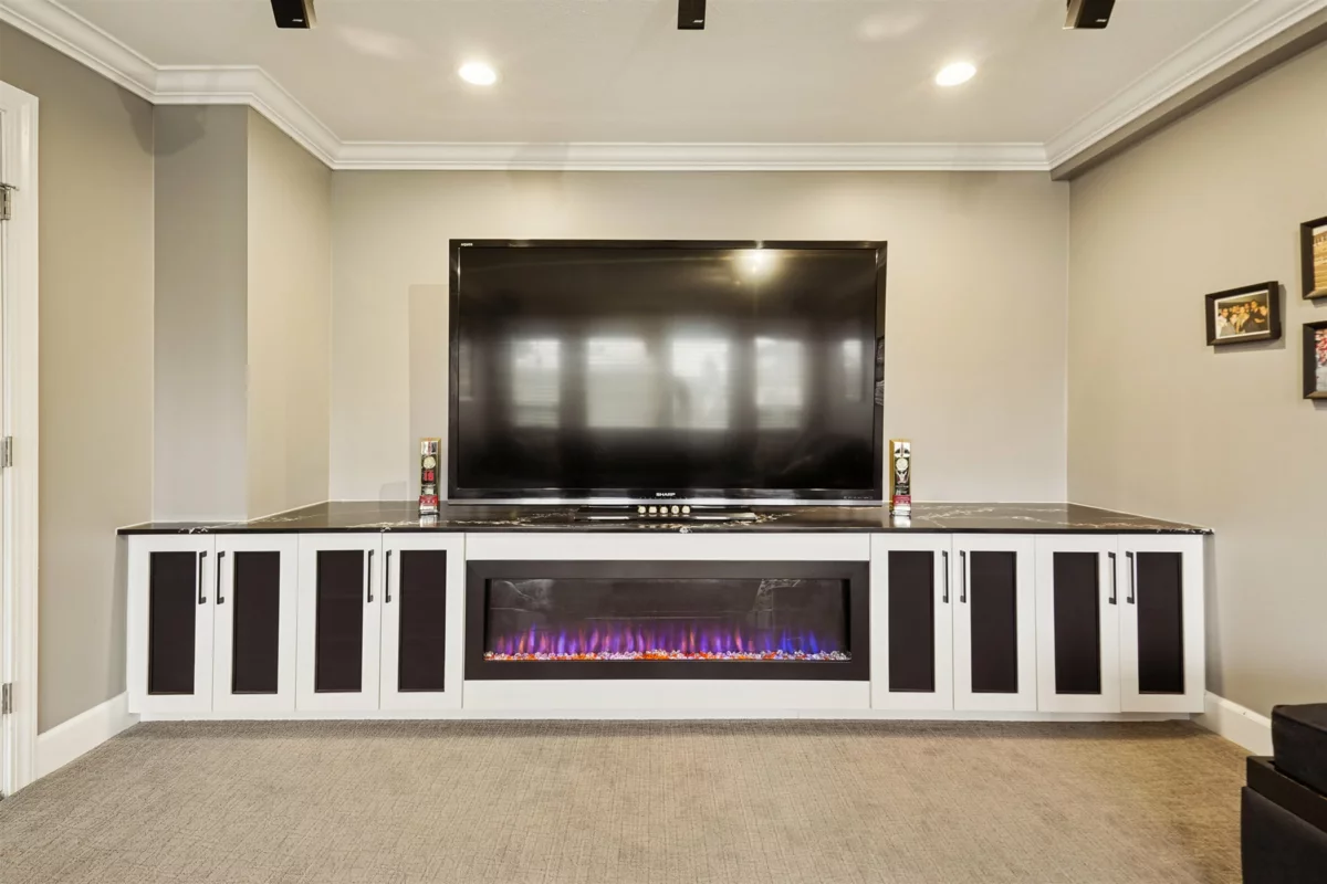 Hallway Photo of 7622 2nd Street, Burnaby, BC