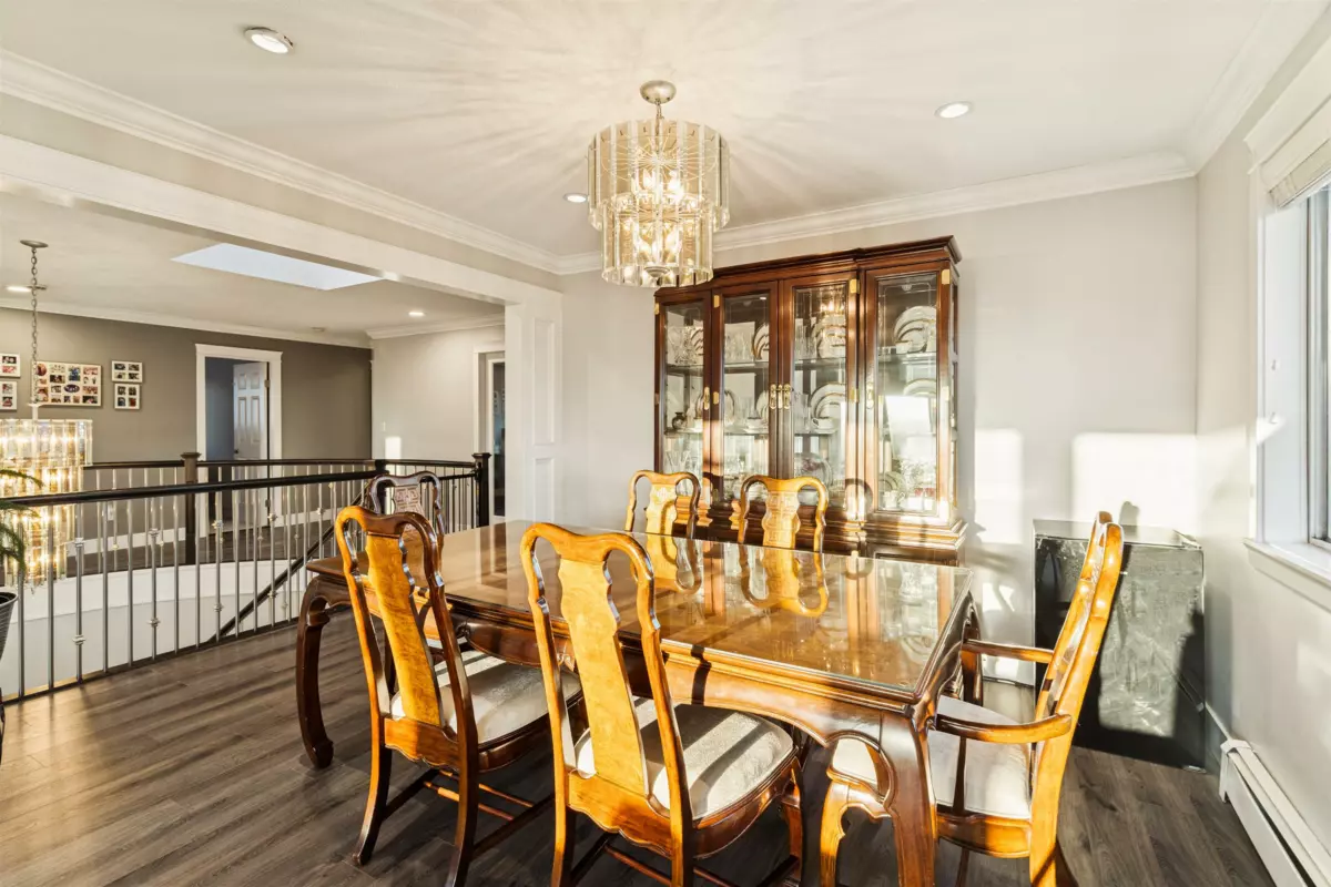 Kitchen Island Photo of 7622 2nd Street, Burnaby, BC