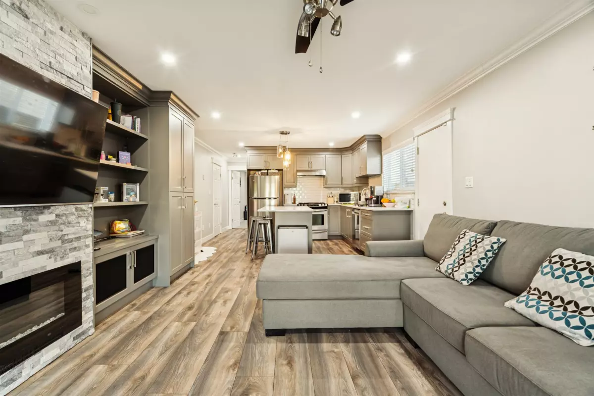 Outdoor Patio Photo of 7622 2nd Street, Burnaby, BC