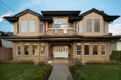7622 2nd Street, Burnaby, BC, East Burnaby — 6 bed single family residence for sale