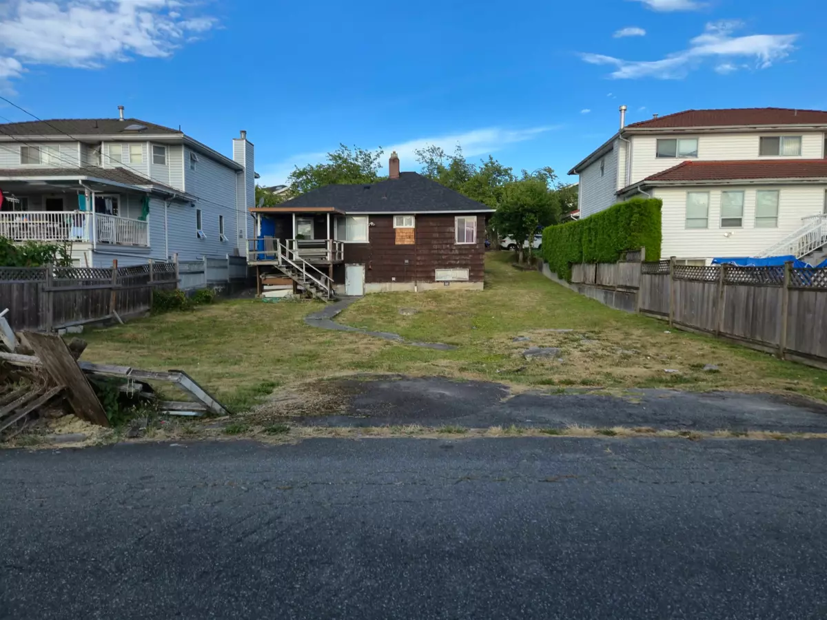 Family Room Photo of 6029 Dumfries Street, Vancouver, BC