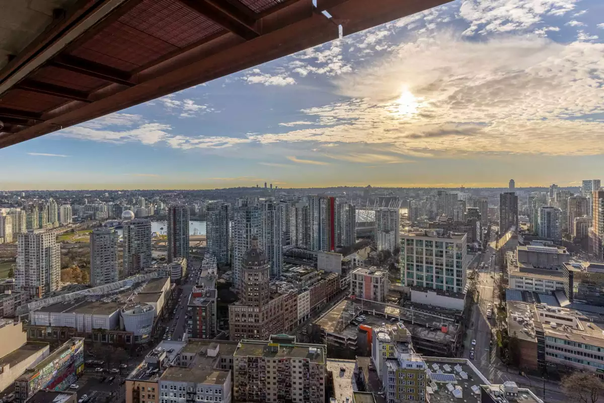 Dining Area Photo of 4108 128 W Cordova Street, Vancouver, BC