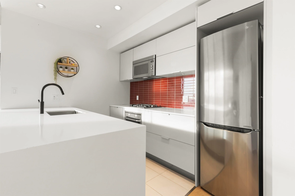 Primary Bathroom Photo of 4108 128 W Cordova Street, Vancouver, BC