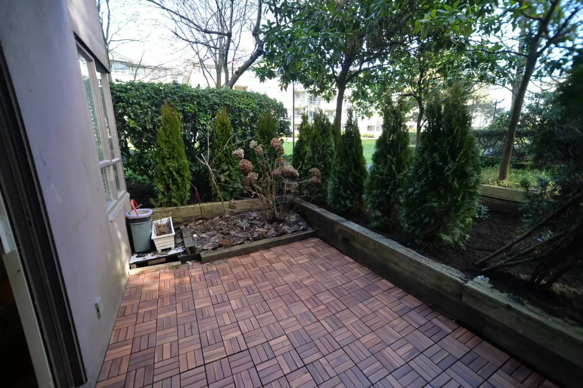 Entry Foyer Photo of 106 3455 Ascot Place, Vancouver, BC