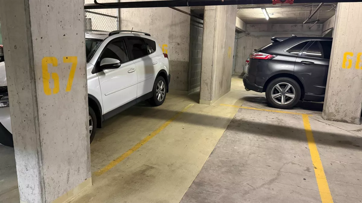 Front Yard Photo of 106 3455 Ascot Place, Vancouver, BC