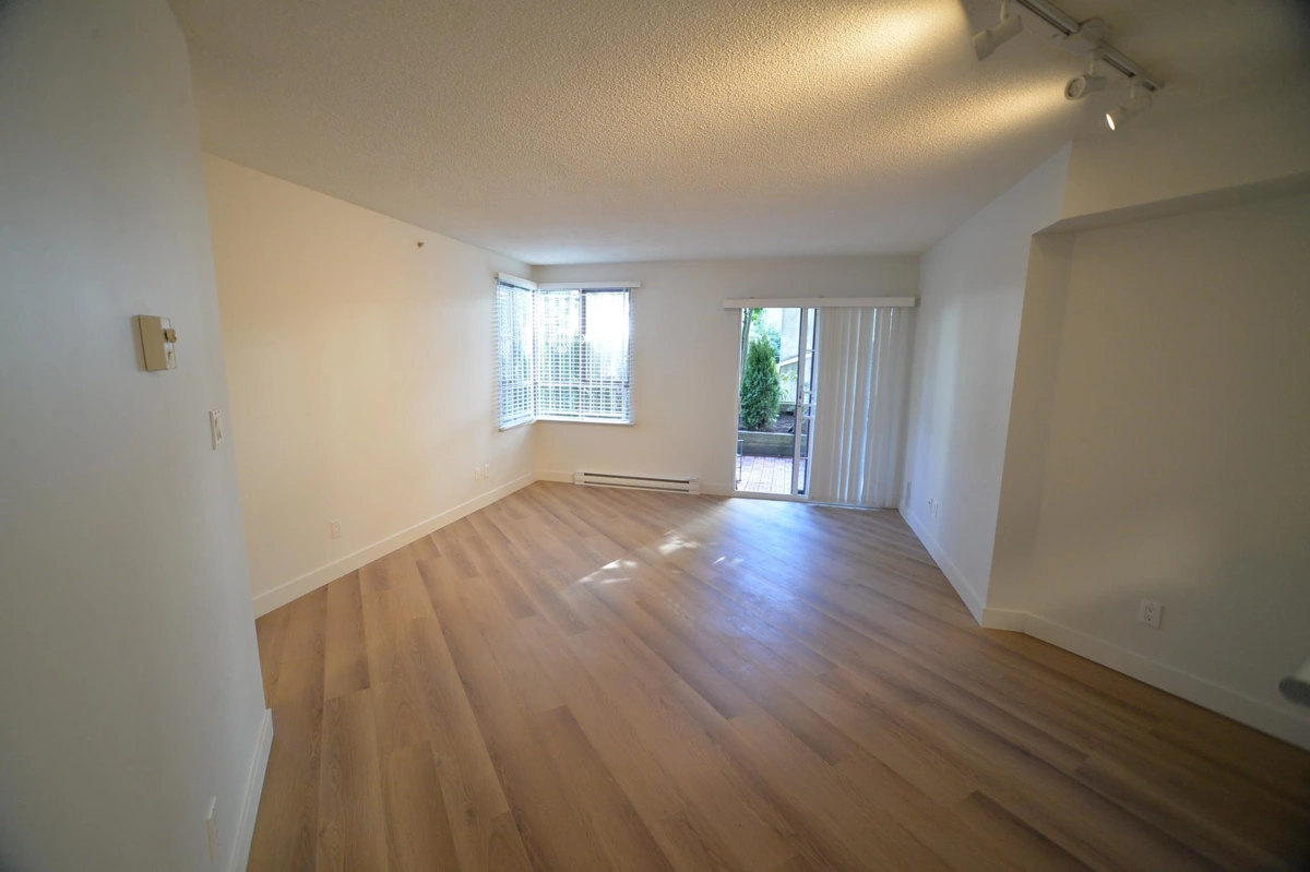 Kitchen Island Photo of 106 3455 Ascot Place, Vancouver, BC