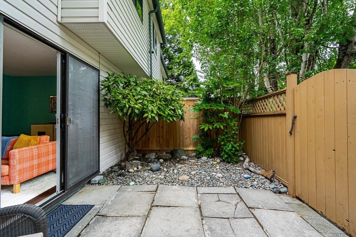 Dining Area Photo of 18 6613 138 Street, Surrey, BC