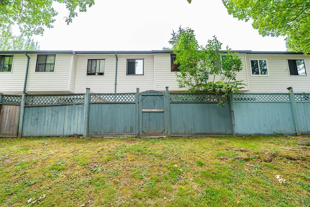 Mudroom Photo of 18 6613 138 Street, Surrey, BC
