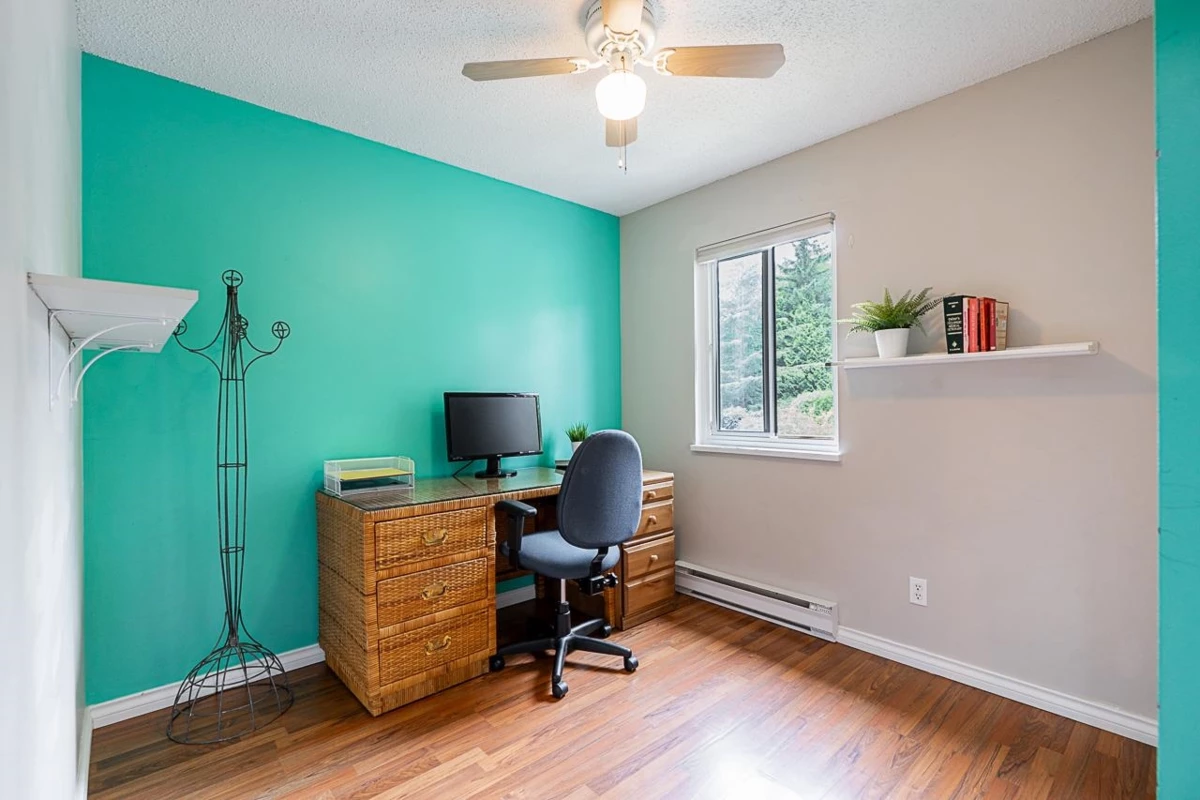 Office / Den Photo of 18 6613 138 Street, Surrey, BC