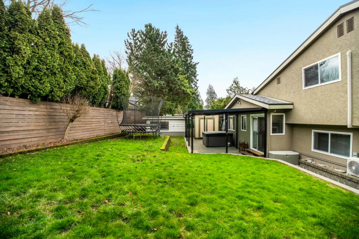Swimming Pool Photo of 2228 Guilford Drive, Abbotsford, BC