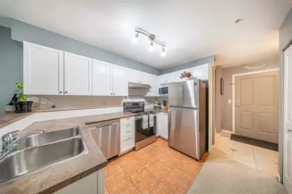 Kitchen Island Photo of 208 5355 Boundary Road, Vancouver, BC