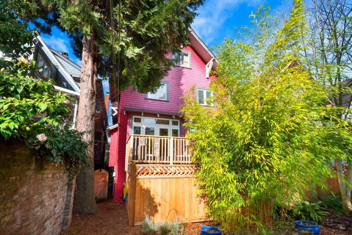 Hot Tub / Spa Photo of 2912-14 W 3rd Avenue, Vancouver, BC
