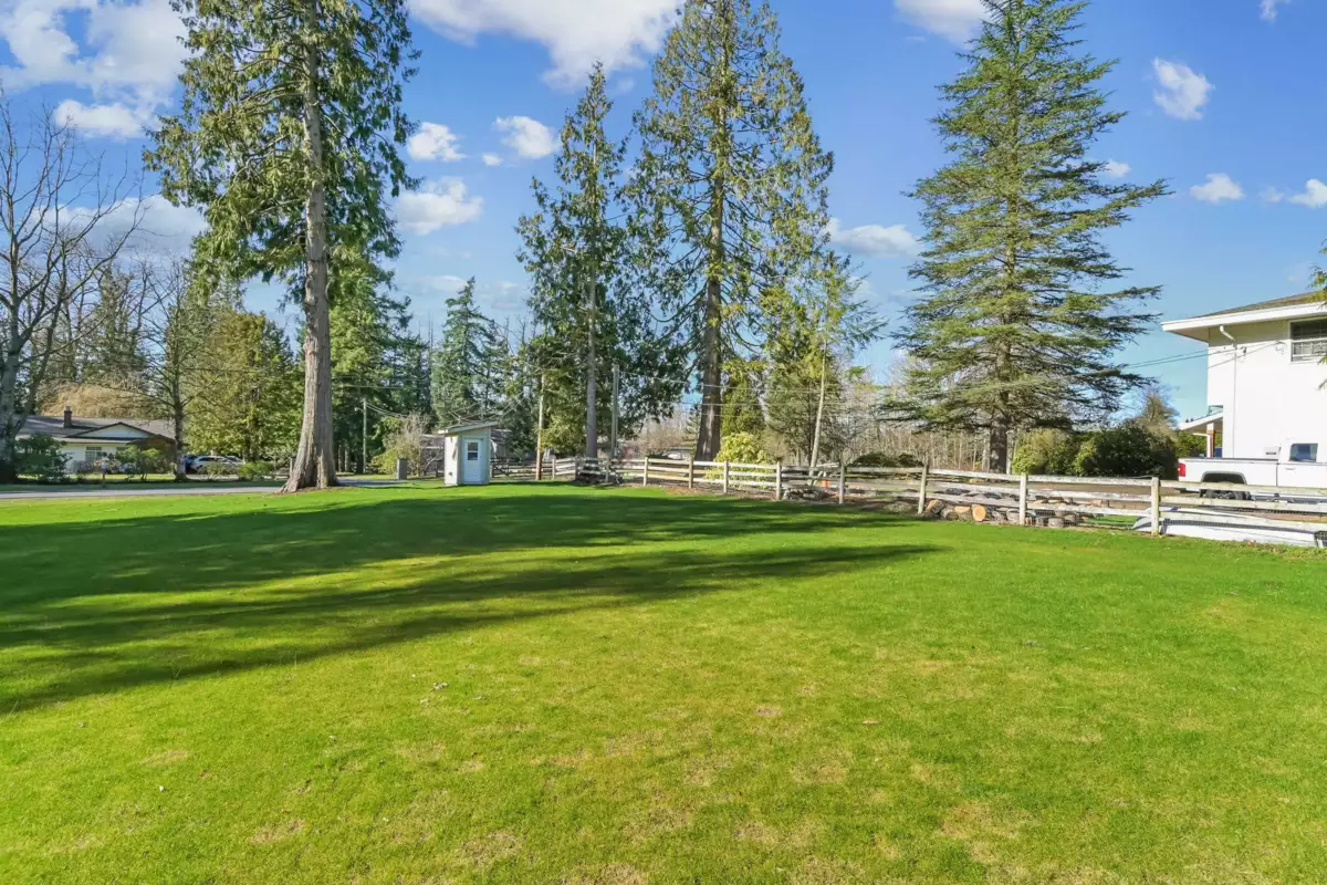 Living Room Photo of LT.1 428 202 Street, Langley, BC