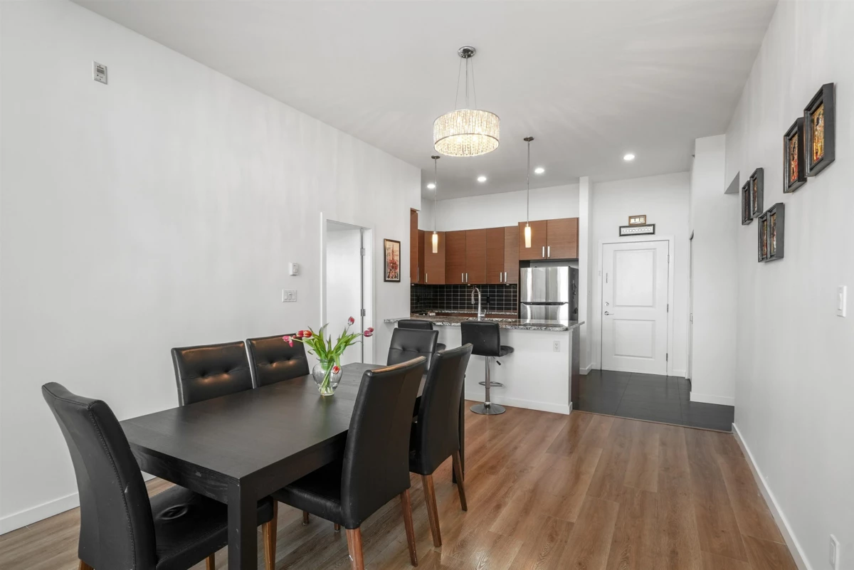 Family Room Photo of 410 288 Hampton Street, New Westminster, BC