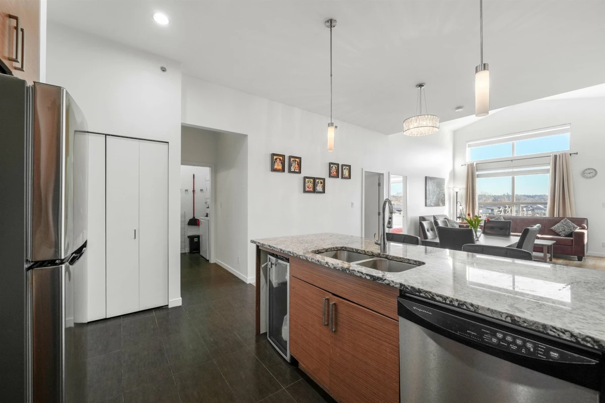 Kitchen Photo of 410 288 Hampton Street, New Westminster, BC