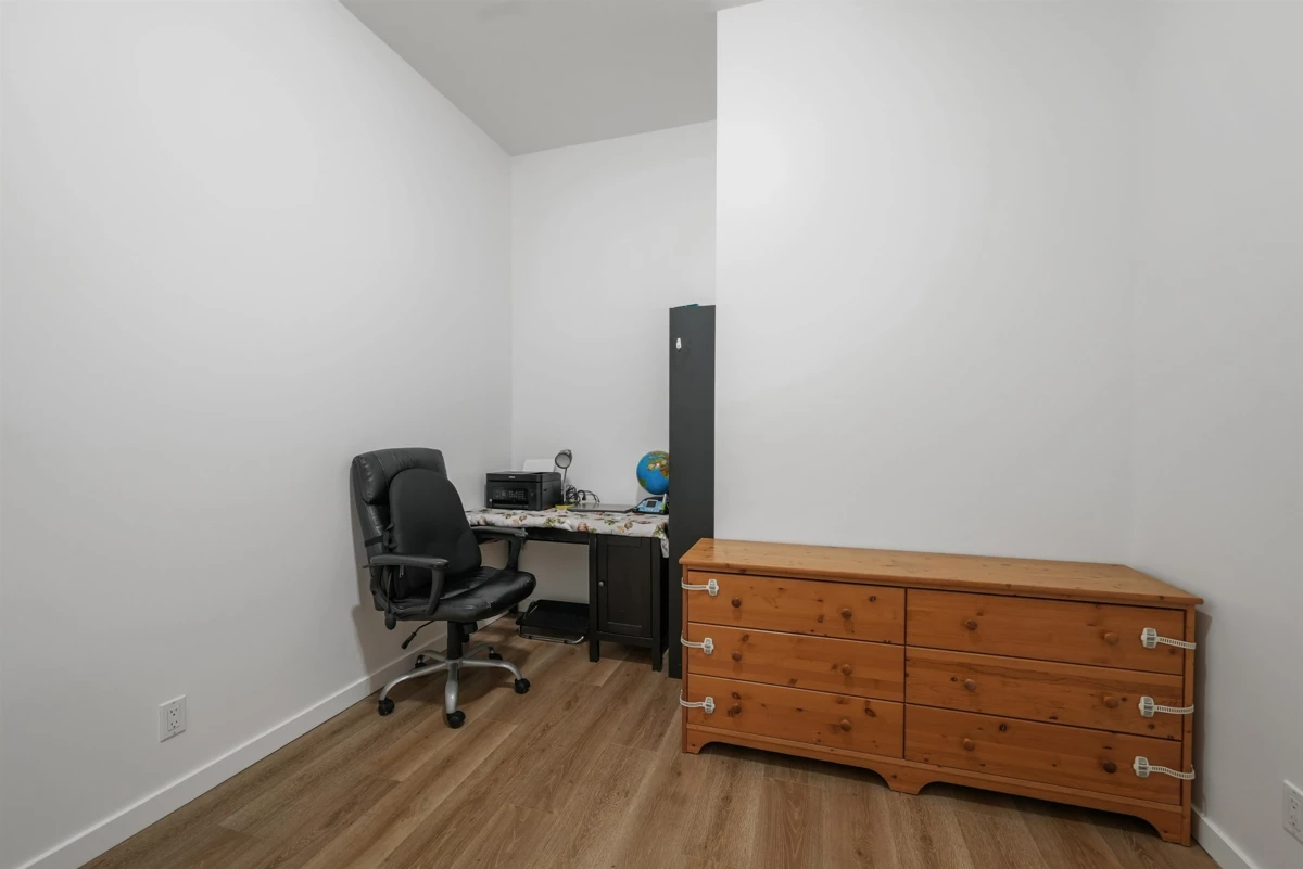 Office / Den Photo of 410 288 Hampton Street, New Westminster, BC